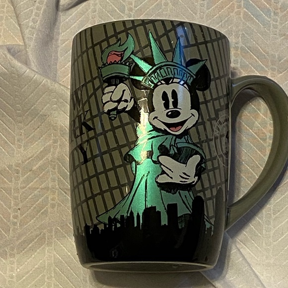 Disney  Story New York City Mug - Picture 4 of 17